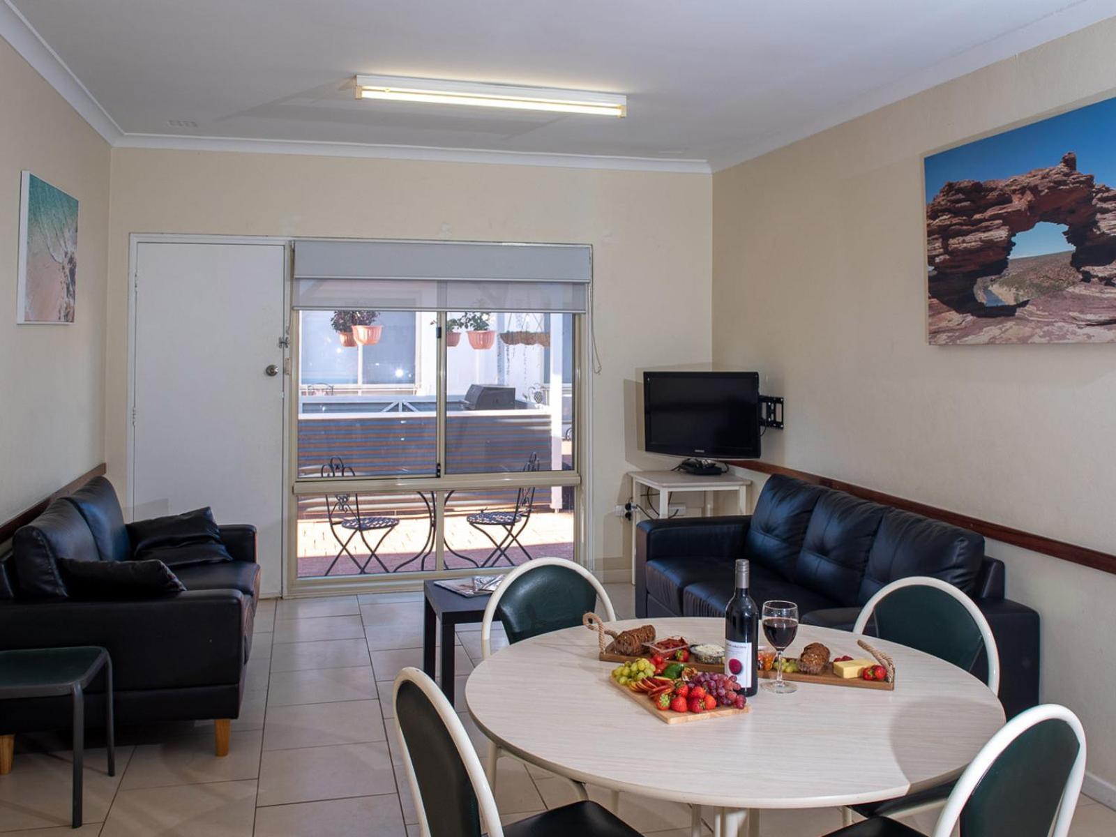 Api Pelican Beach Front Apartments Калбаррі Екстер'єр фото